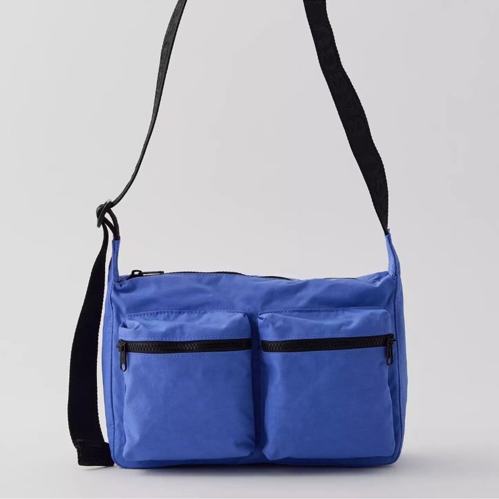 BAGGU Medium Cargo Crossbody Pansy Blue - Picture 2 of 4